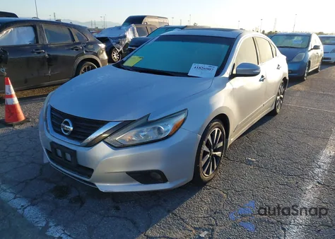 2016 Nissan Altima 2.5 Sv z USA, uszkodzony, nr VIN 1N4AL3AP7GC142689
